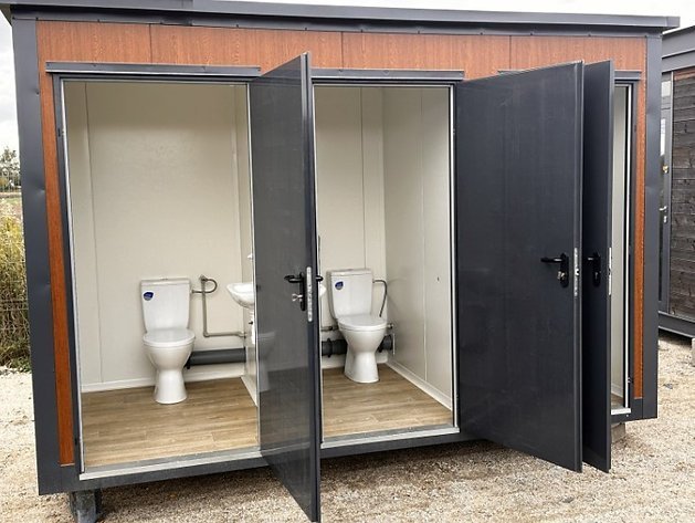 Container Sanitaire Pavillon WC avec Triple Cabine