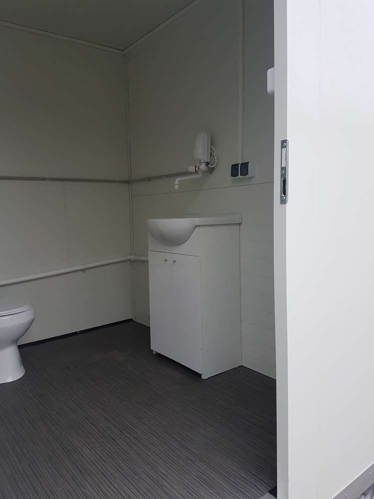 Remorque Sanitaire avec toilette double 3,50x2M 750KG