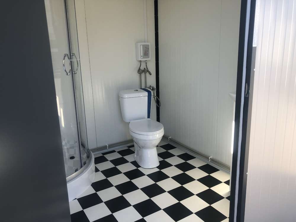 Conteneur sanitaire avec douche 2x2M neuf