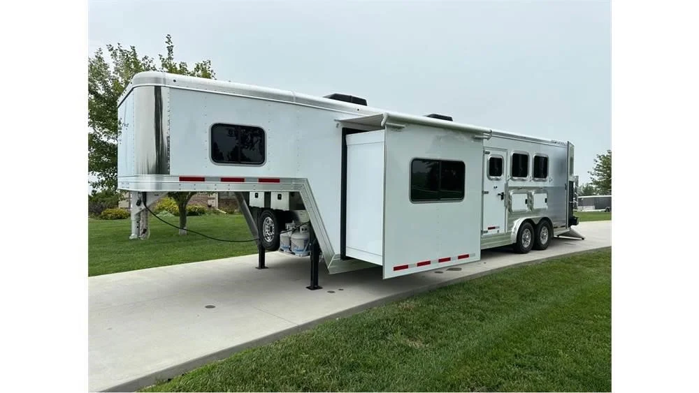 Remorques 3 chevaux LQ Featherlite 2023