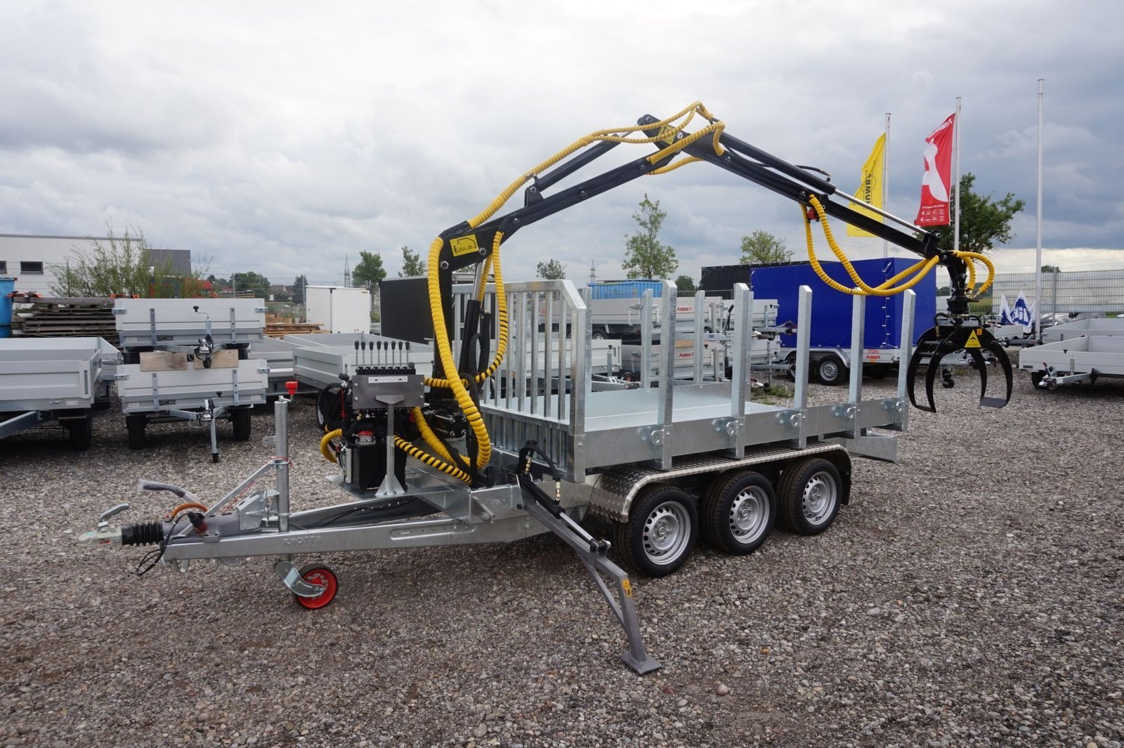Remorque pour le transport de bois HT353017-K  Fendt
