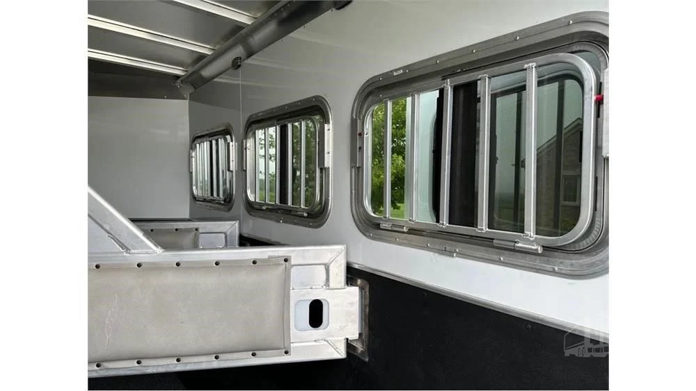 Remorques 3 chevaux LQ Featherlite 2023
