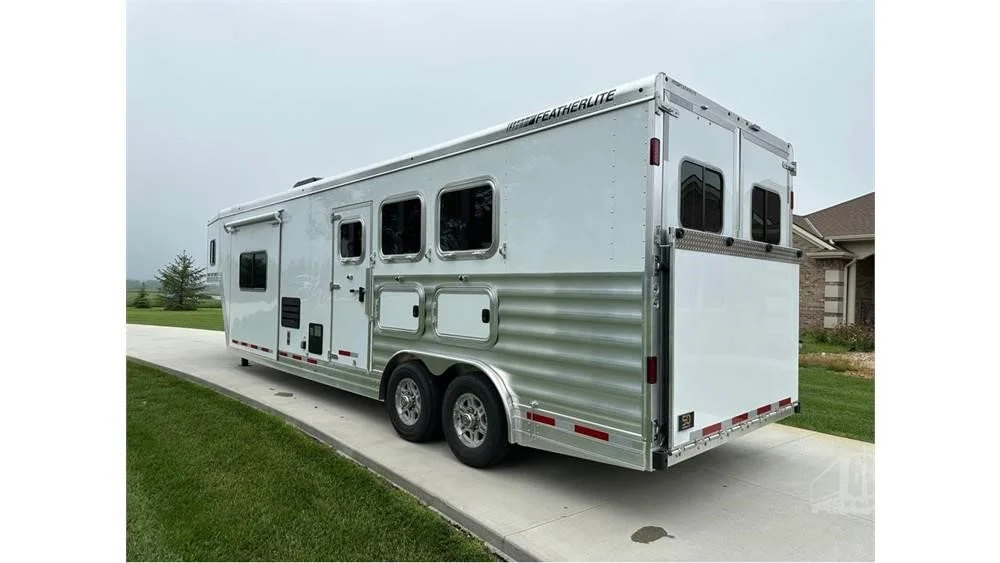 Remorques 3 chevaux LQ Featherlite 2023