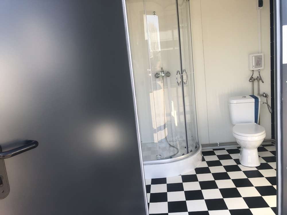 Conteneur sanitaire avec douche 2x2M neuf