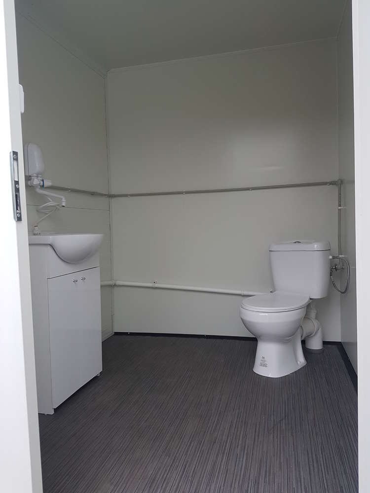 Remorque Sanitaire avec toilette double 3,50x2M 750KG